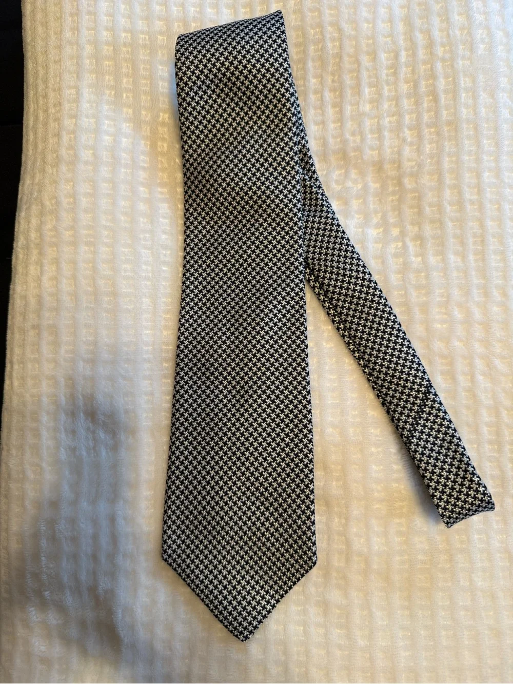 Jos. A. Bank Premier Collection Silk Tie England USA Houndstooth